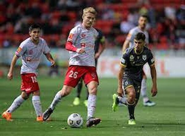 Soi kèo Adelaide United vs Macarthur FC, 15h45 ngày 20/1, Úc